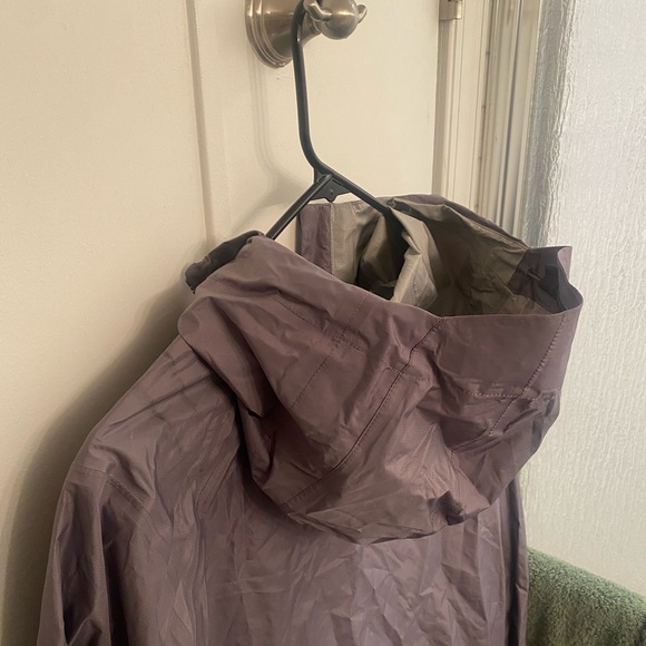 Patagonia Women's Rain Jacket - Picture 4 of 4